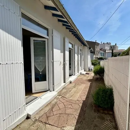 Charmante A Royan/pontaillac Proche Et Commerces Avec Parking Prive - Fr-1-494-147 Ferienhaus
