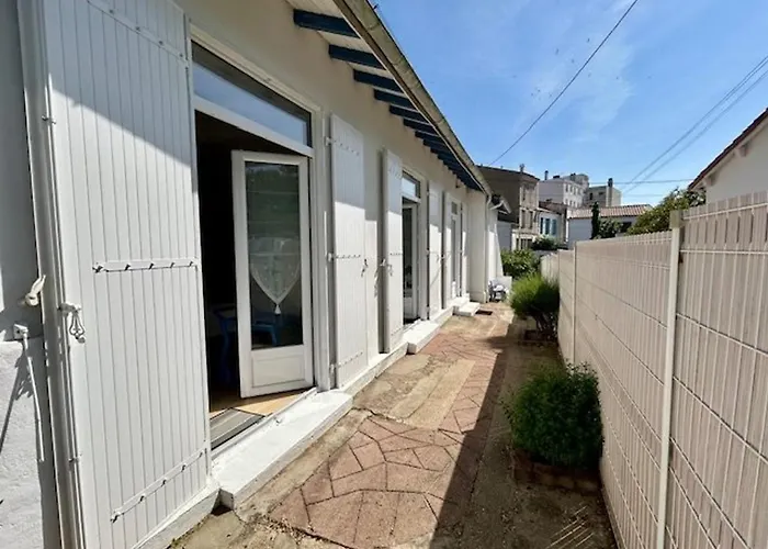 Charmante A Royan/pontaillac Proche Et Commerces Avec Parking Prive - Fr-1-494-147 Ferienhaus