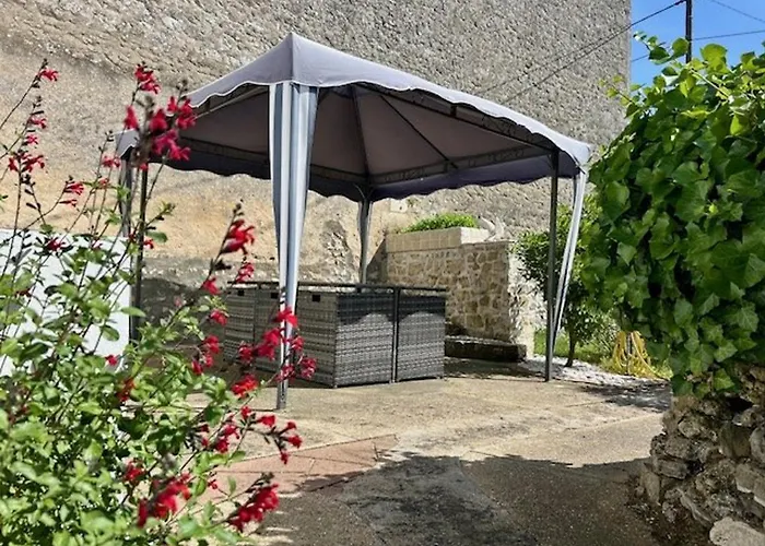 Holiday home Charmante A Royan/pontaillac Proche Et Commerces Avec Parking Prive - Fr-1-494-147 *