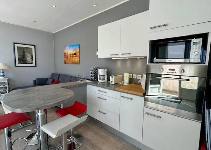 Charmante A Royan/pontaillac Proche Et Commerces Avec Parking Prive - Fr-1-494-147 Holiday home Royan